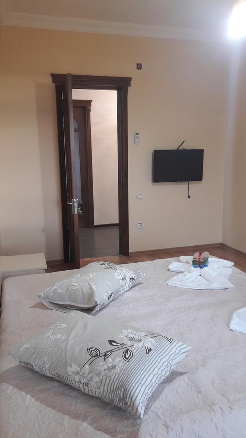Guest House Amo บาทูมิ ภายนอก รูปภาพ