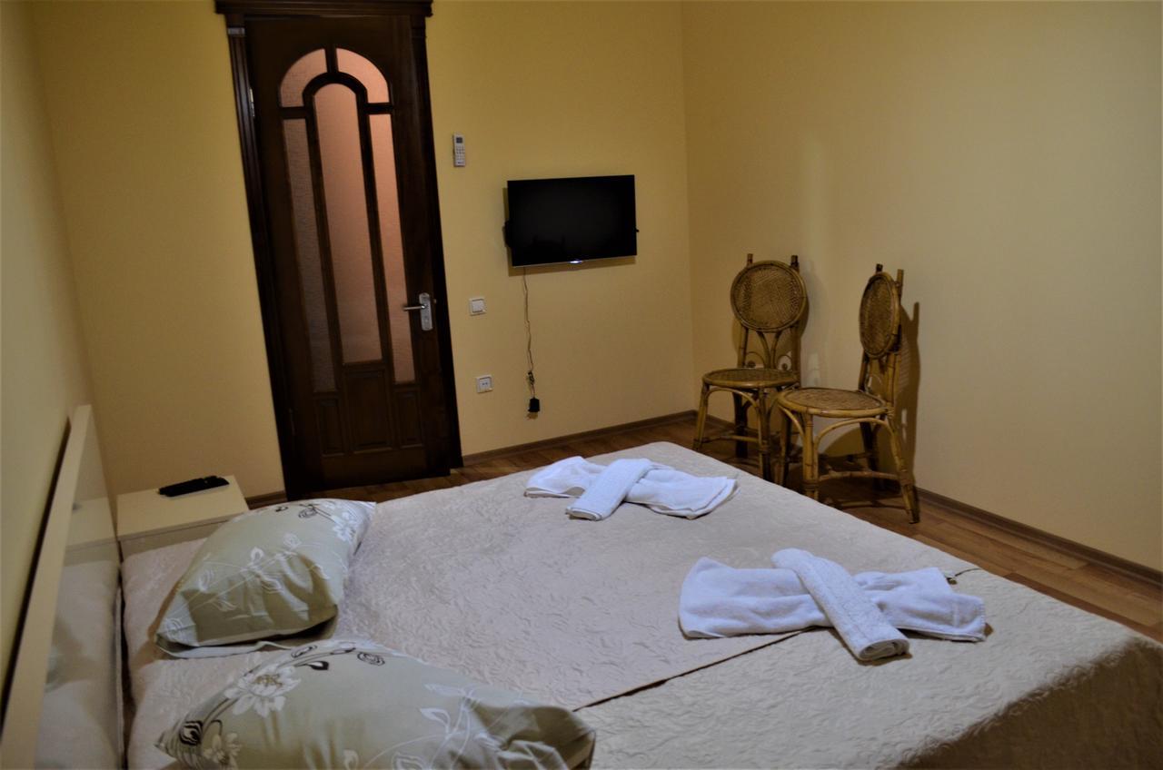 Guest House Amo บาทูมิ ภายนอก รูปภาพ