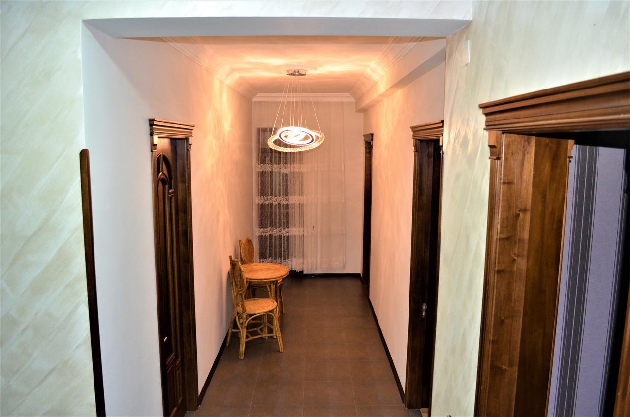 Guest House Amo บาทูมิ ภายนอก รูปภาพ